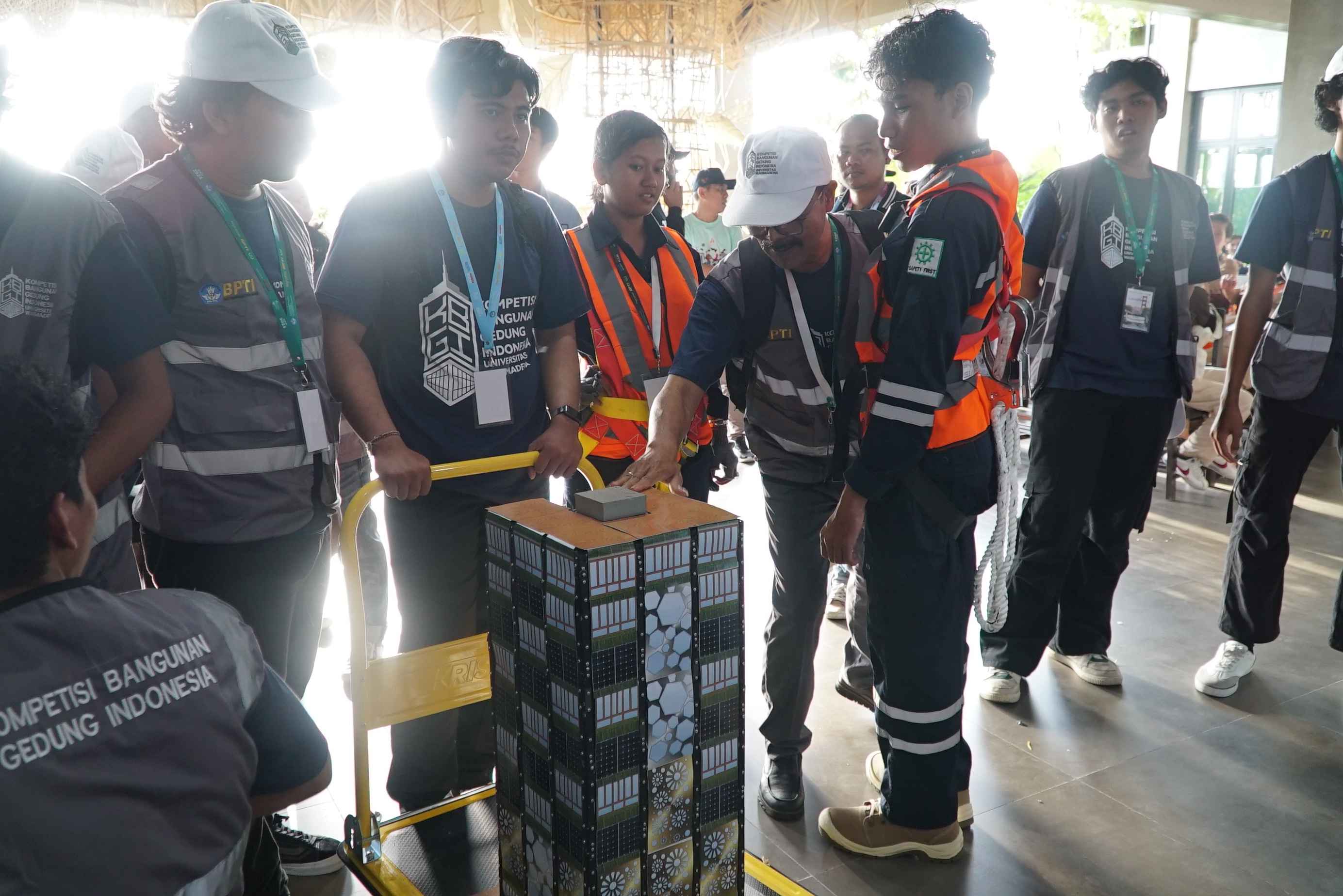kompetisi-kbgi-kji-2024-universitas-warmadewa-01JXKNDB3ZF7XT4Y2ZB9809AS4.jpg