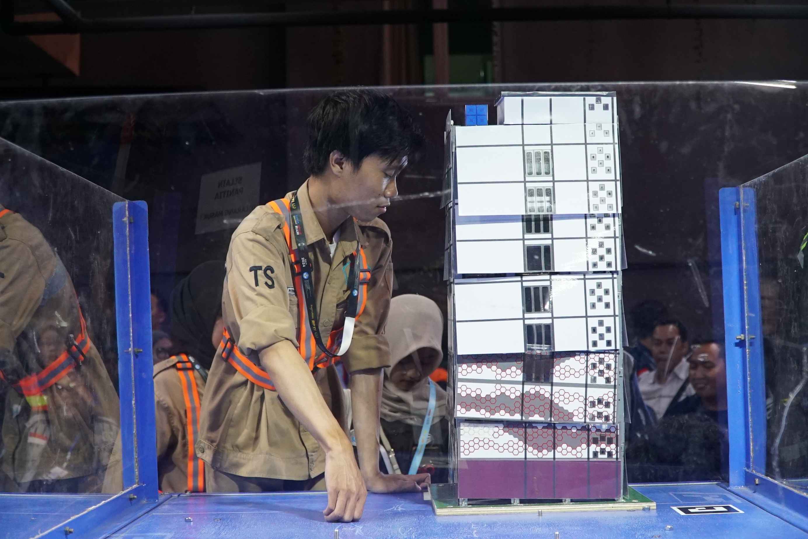 kompetisi-kbgi-kji-2024-universitas-warmadewa-01JXKNDB436DV64BJP8J5DKJ0Q.jpg